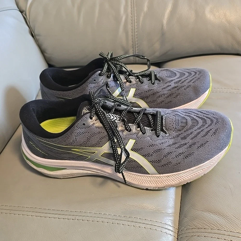 Asics GT-2000 11 Mens Size 11 Gray Green White Athletic‎ Running Shoes Sneakers